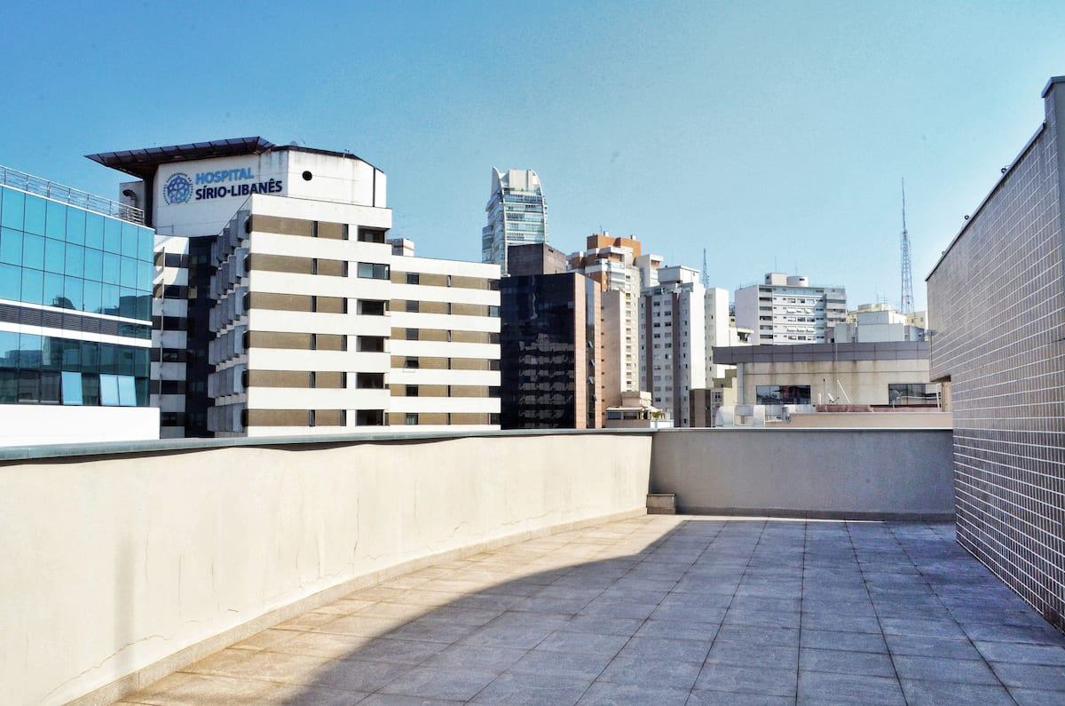Terraço com vista para o Hospital Sírio-Libanês