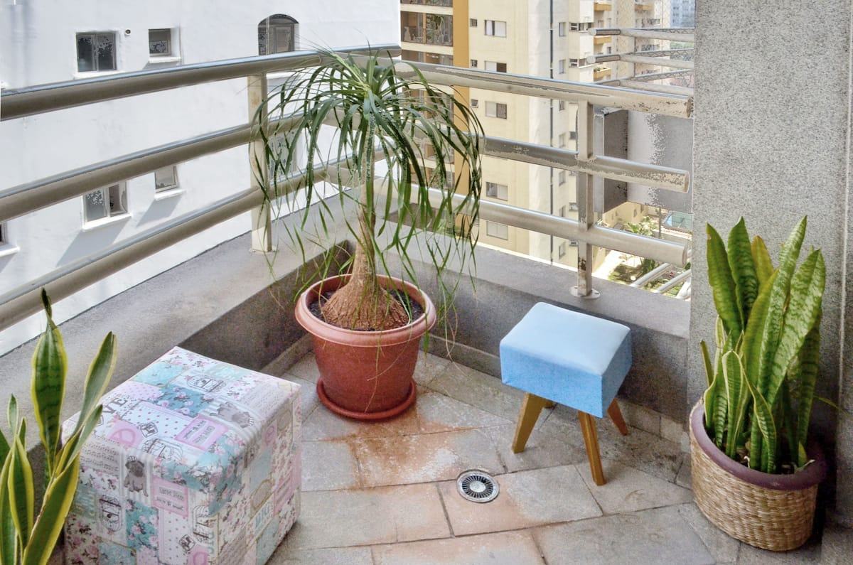 Varanda com plantas naturais